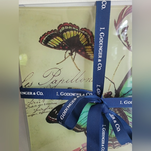 I. Godinger & Co. Butterfly Plate 10 x 10 BRAND NEW - Picture 2 of 3
